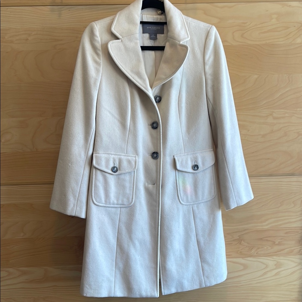 VTG 2005 Ann Taylor Vintage Cream Wool Coat in Classic Tailored Style